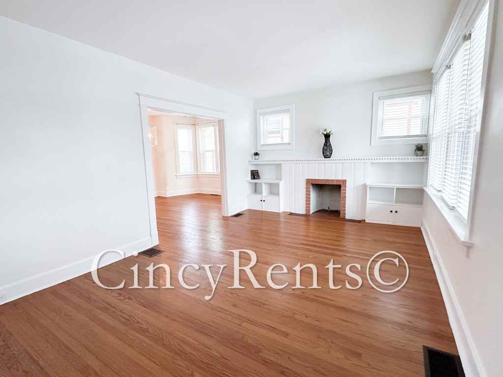 3623 Amberson Ave #1 - Photo 7 of 32