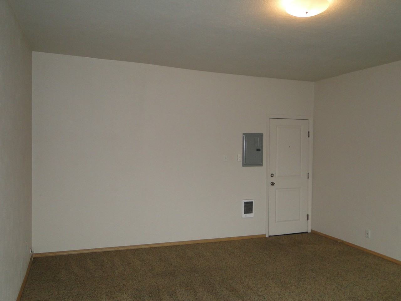 927 Kincaid Ave #6 - Photo 5 of 13