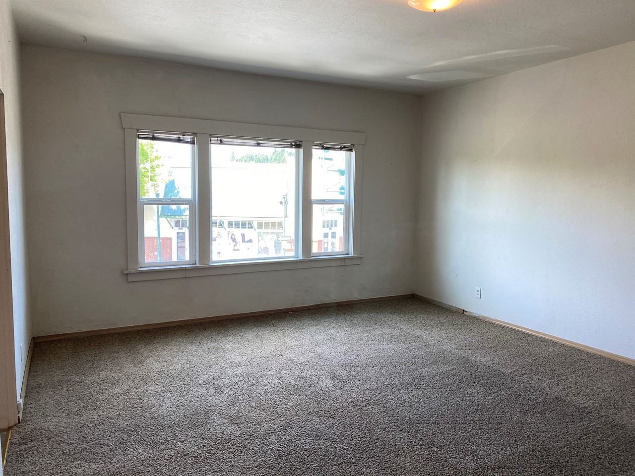 927 Kincaid Ave #6 - Photo 7 of 13