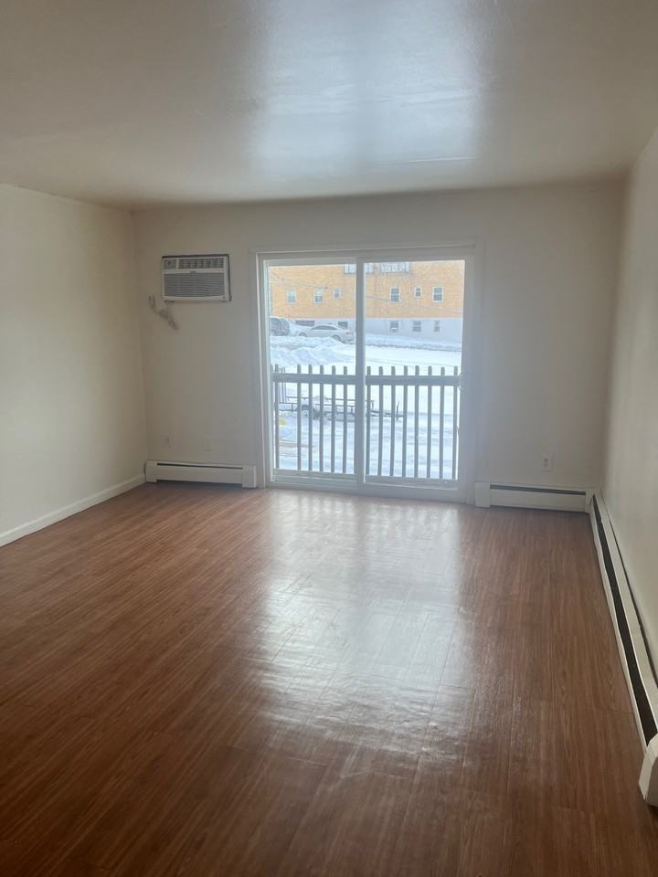 4045 Reading Rd #18 - Photo 4 of 7