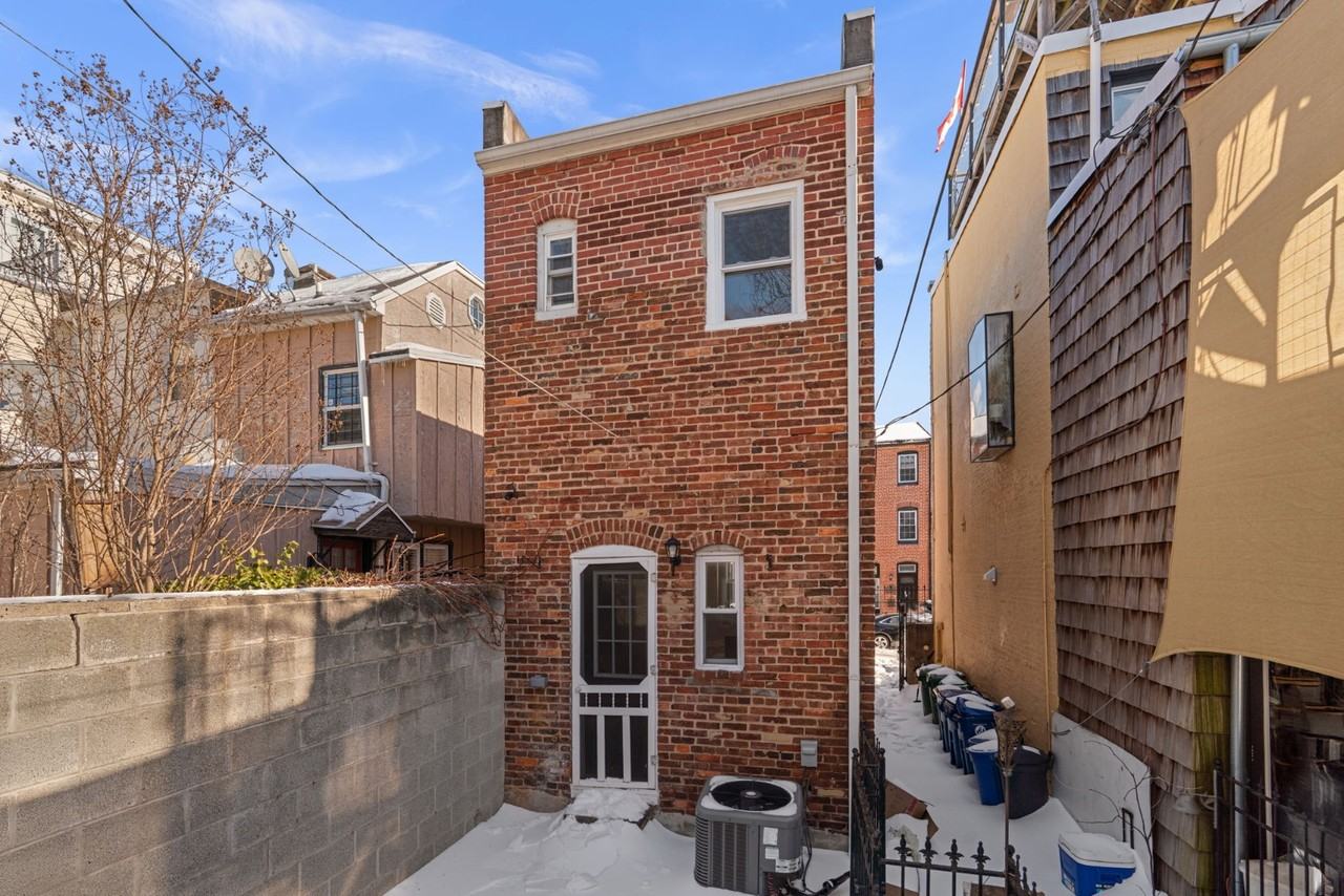 216 S Castle St - Photo 6 of 16