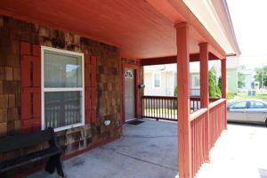 featured image of 817 Douglas St Nw