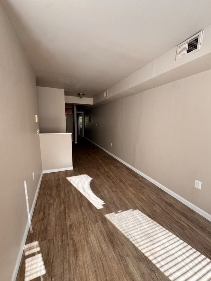 1020 Bennett Pl - Photo 6 of 19