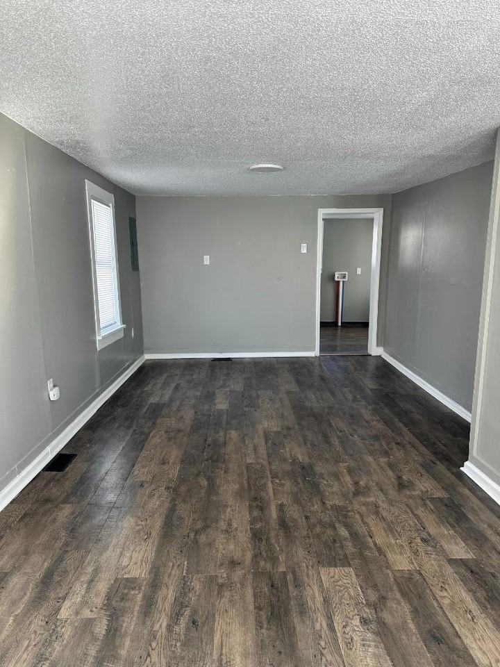 611 School Ave - Photo 3 of 14