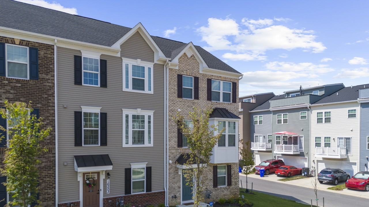 16201 Bright Star Way #16201 - Photo 3 of 41