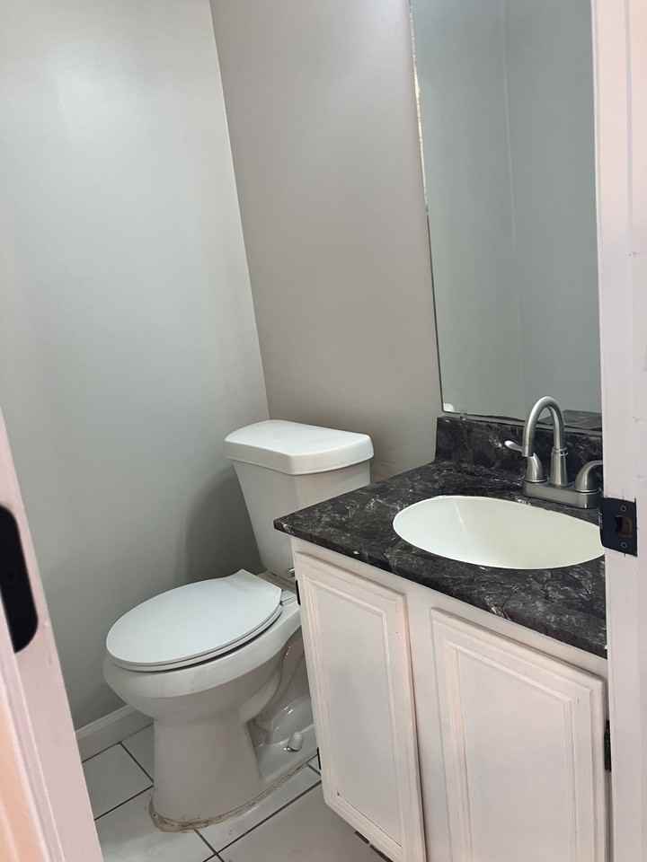 145 Viking DriveApartment 22 #1 - Photo 4 of 7