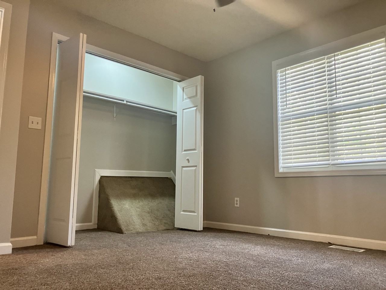 145 Viking DriveApartment 22 #1 - Photo 5 of 7