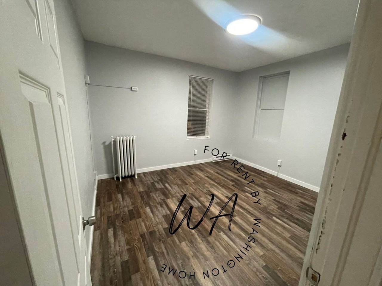 2228 N Astor St #6 - Photo 3 of 6