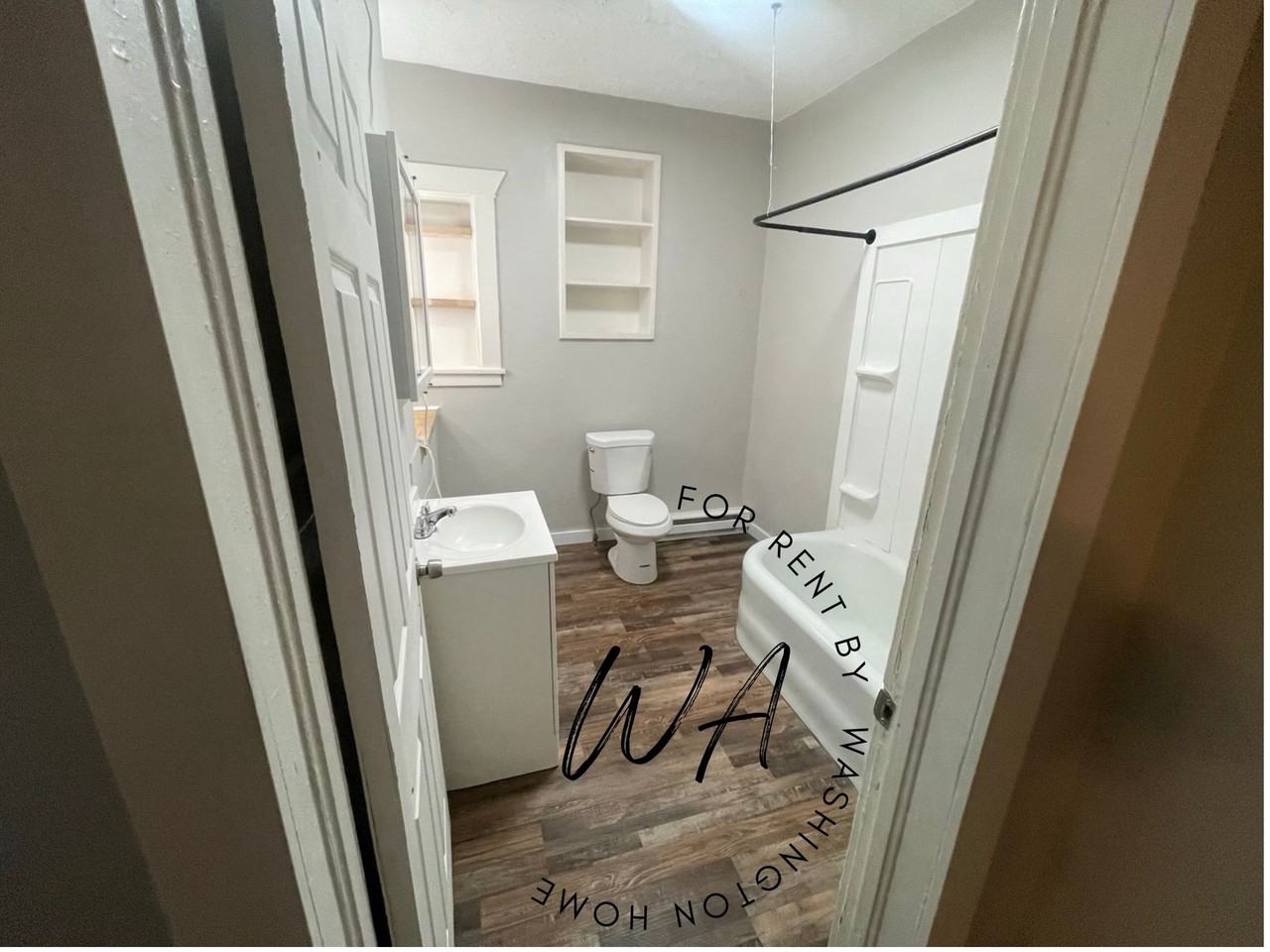 2228 N Astor St #6 - Photo 4 of 6