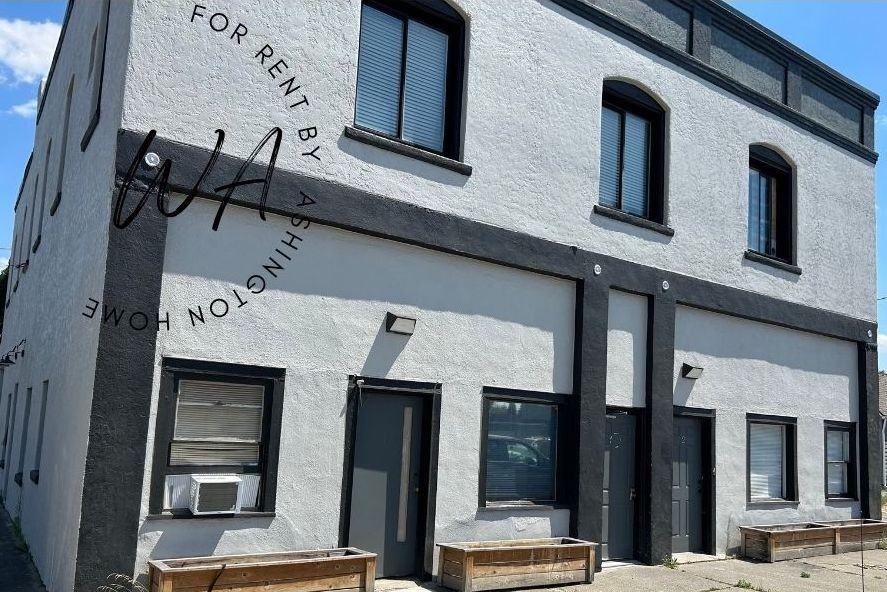 2228 N Astor St #6 - Photo 6 of 6