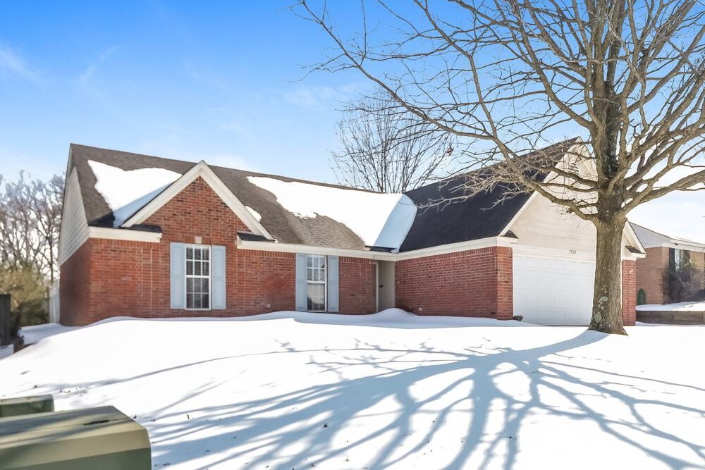 7762 Parkview Cir E - Photo 3 of 16