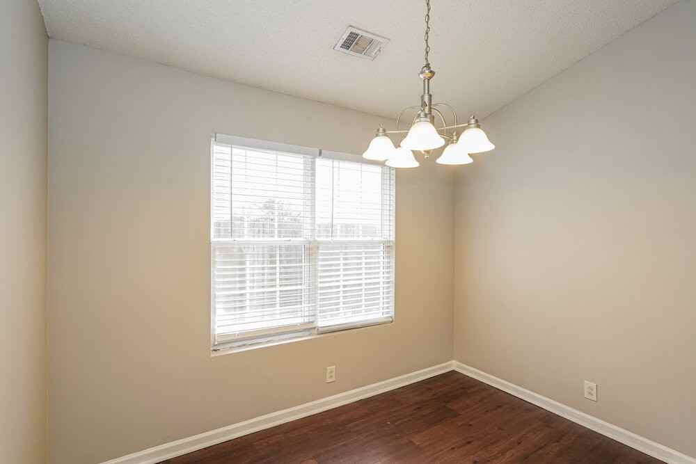 5039 Boyd Dr - Photo 5 of 16