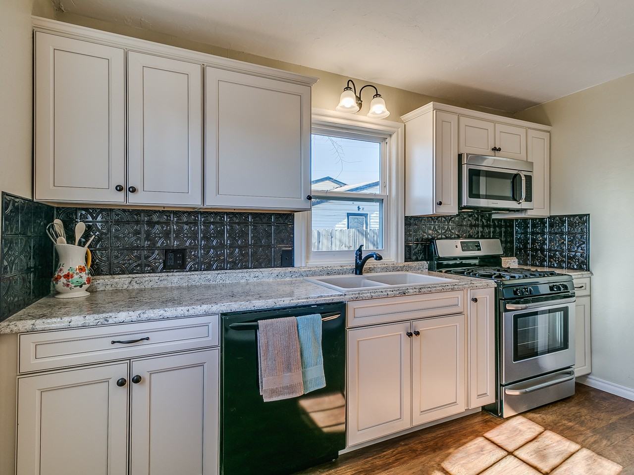 1417 W College Ave #1 - Photo 3 of 10