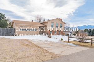 featured image of 2015 Rusty Hinge Dr #1