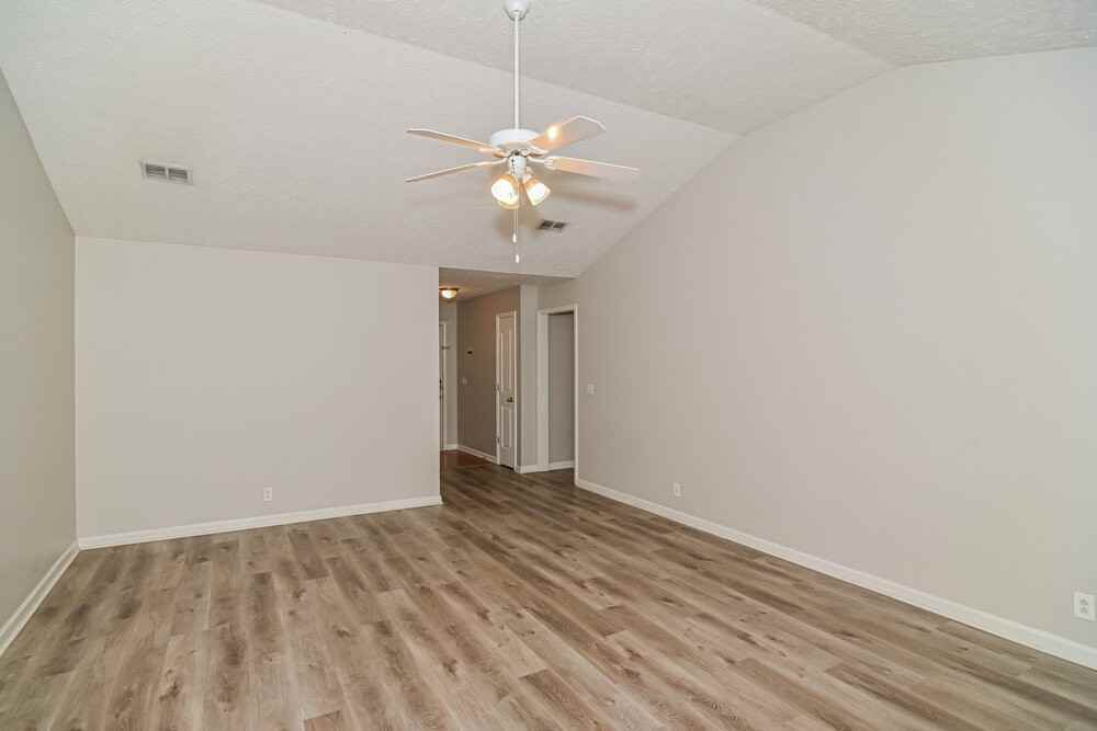 3221 Lexmark Cir - Photo 4 of 15