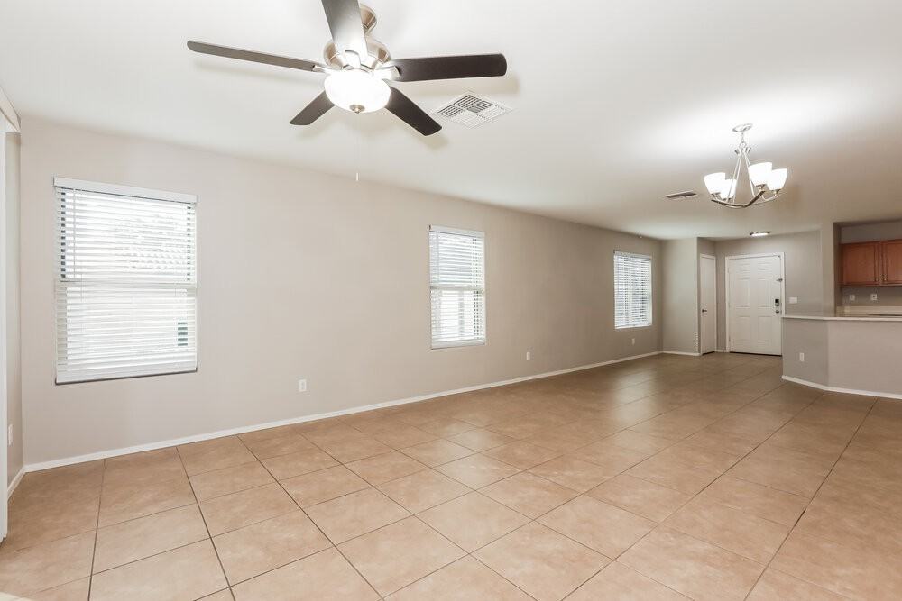 2541 S De Soto Rd - Photo 4 of 16