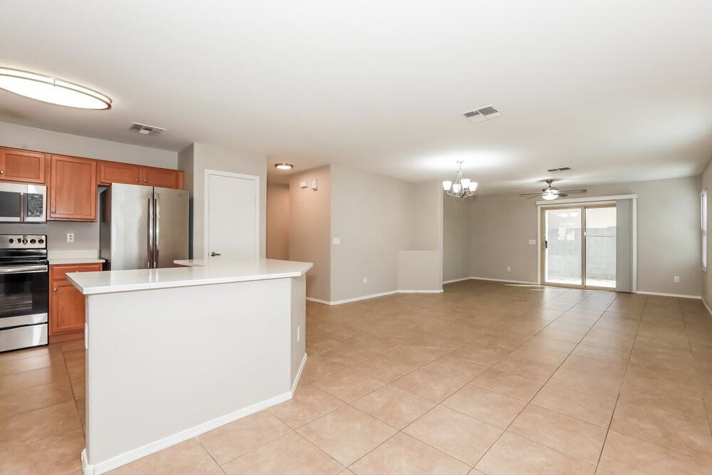 2541 S De Soto Rd - Photo 6 of 16