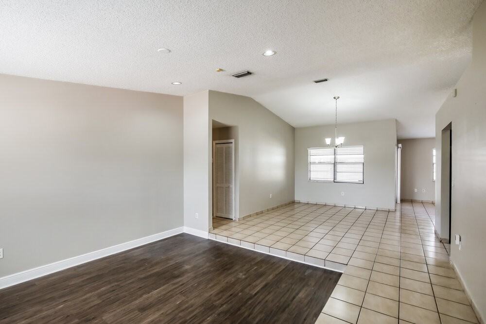 10495 Sw 68th St - Photo 3 of 16