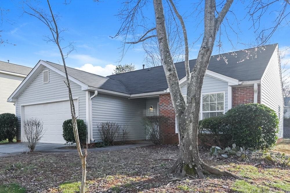 2431 Fabyan Ln - Photo 3 of 19