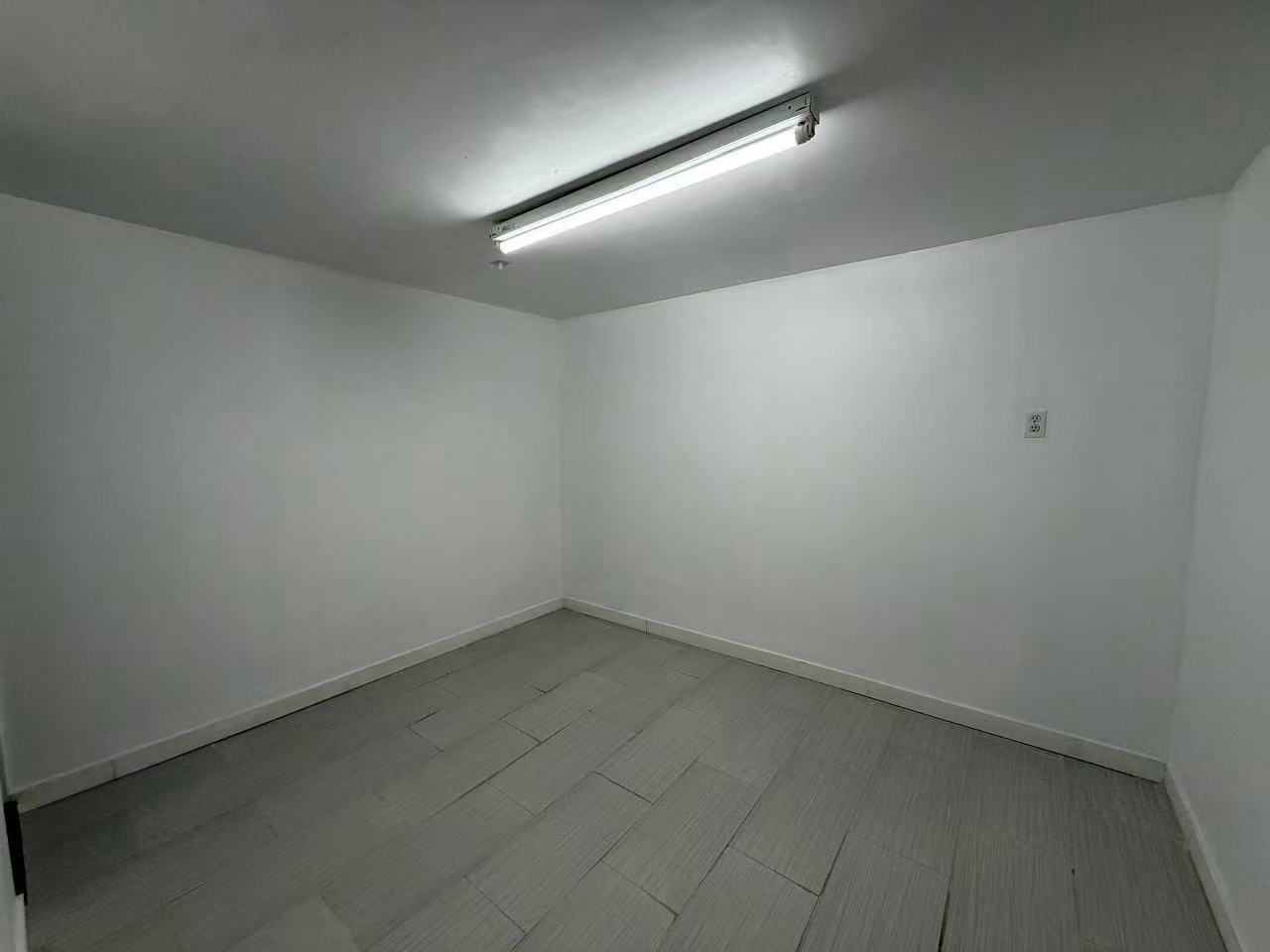 2572 East 54th Avenue - Photo 2 of 7