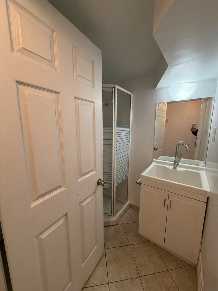 2572 East 54th Avenue - Photo 5 of 7