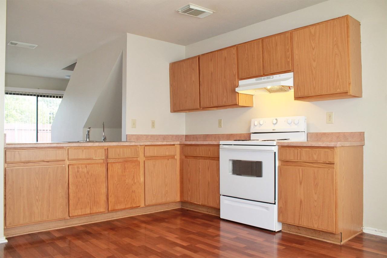 7955 Ruby Mdw #1 - Photo 3 of 9