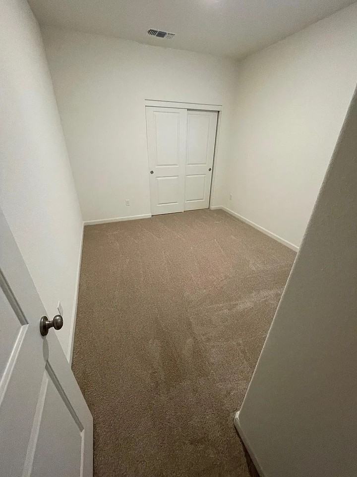 509 Bedfordshire Dr #NA - Photo 6 of 17