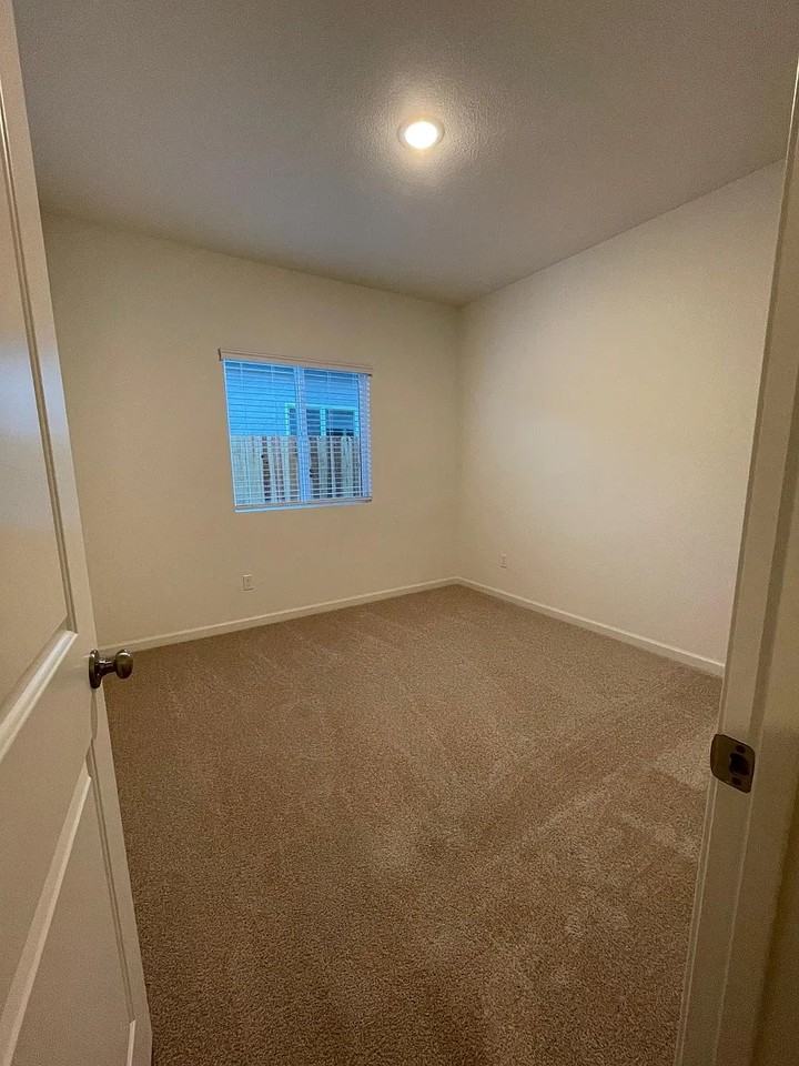 509 Bedfordshire Dr #NA - Photo 7 of 17