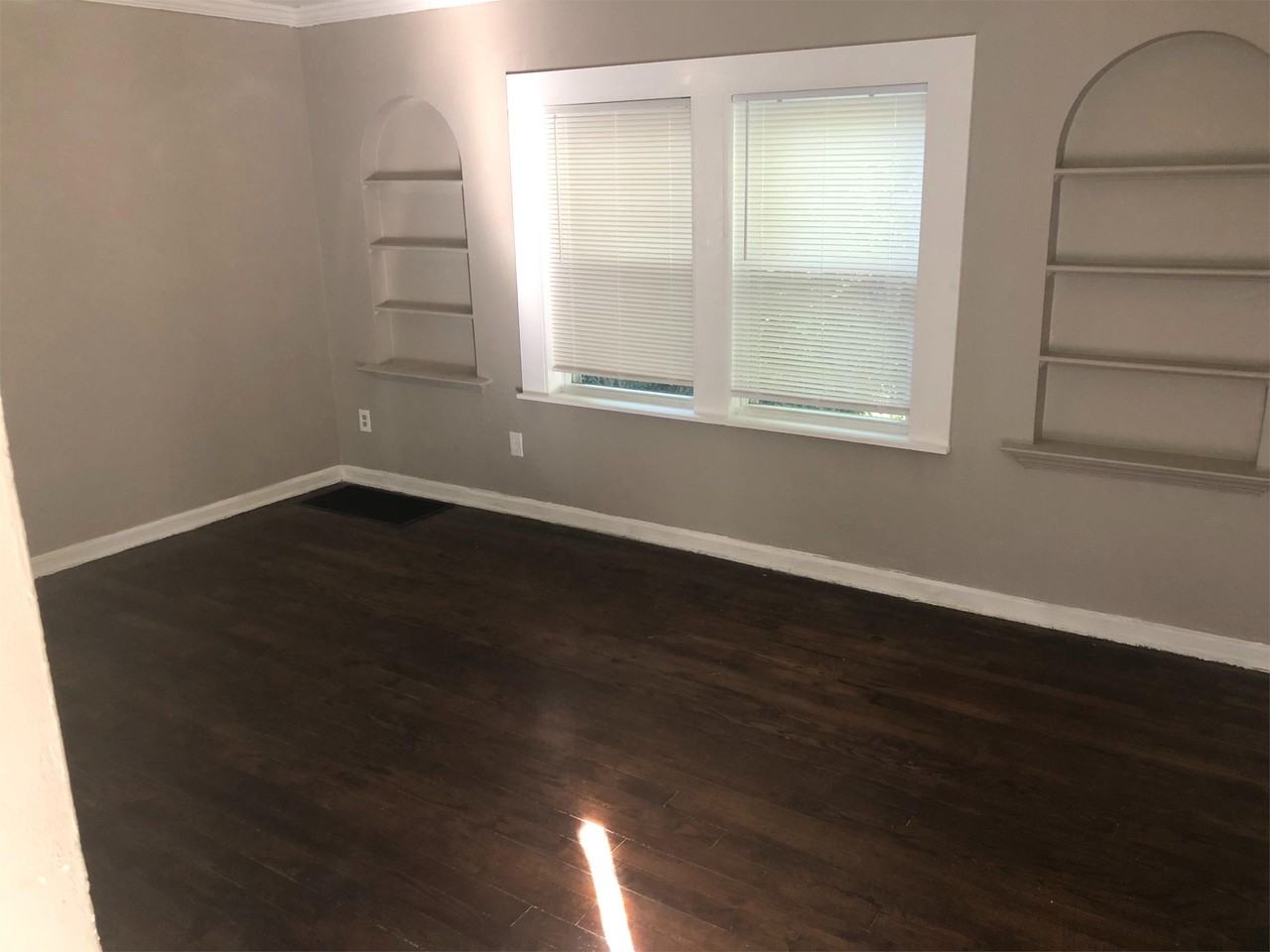 1934 Tennyson Ave - Photo 3 of 18