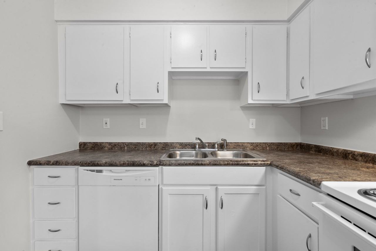 4604 Central Ave #4604D - Photo 7 of 17