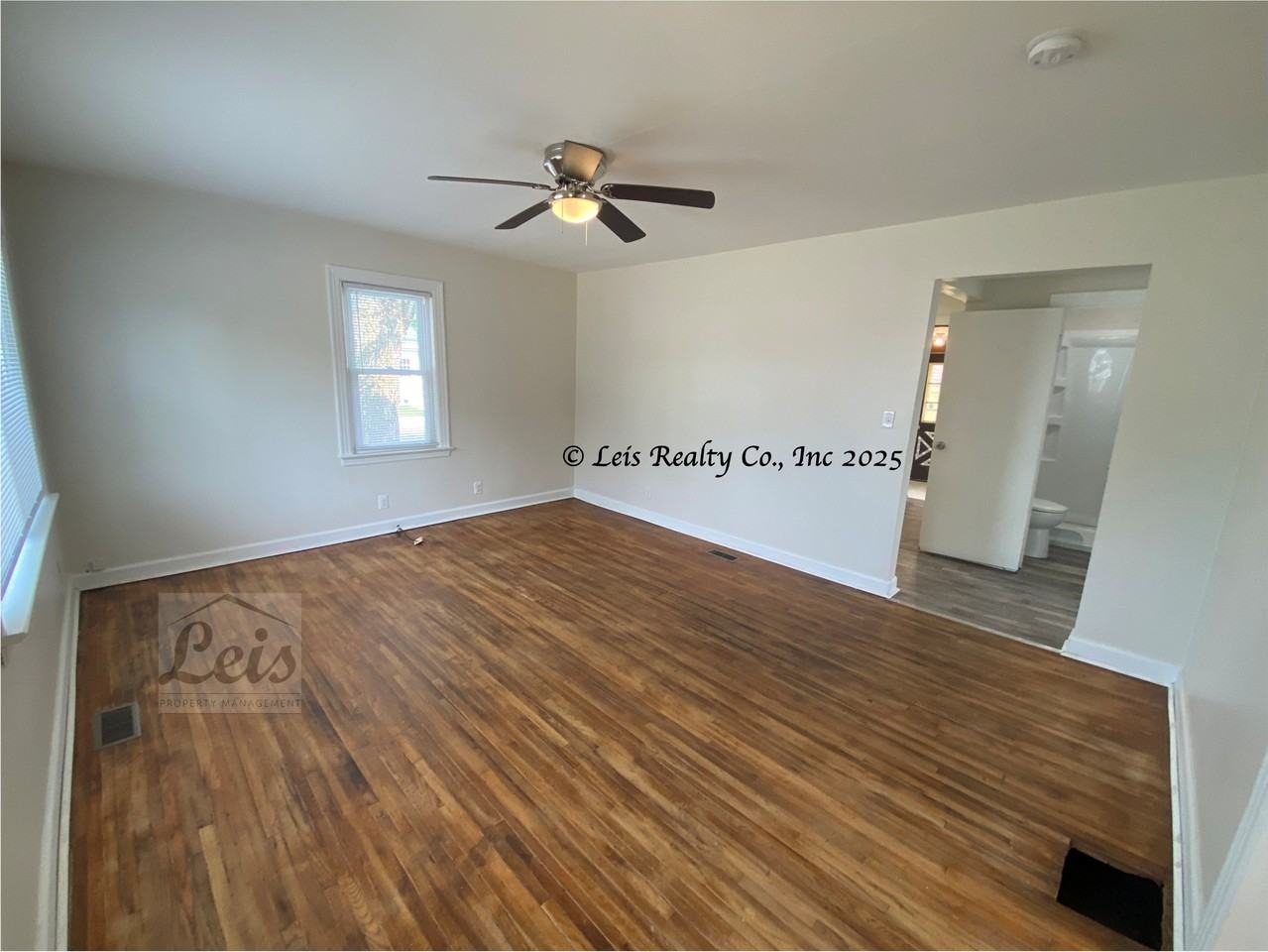 902 Sycamore St #1 - Photo 3 of 14