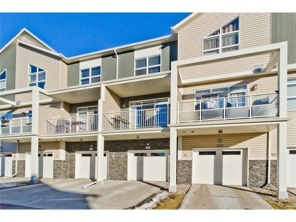 542 Redstone View Northeast - Photo 2 of 18