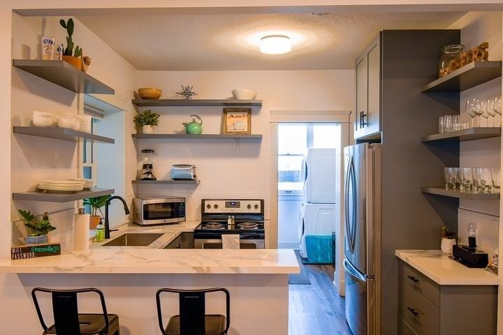 2461 Adams Ave - Photo 4 of 19