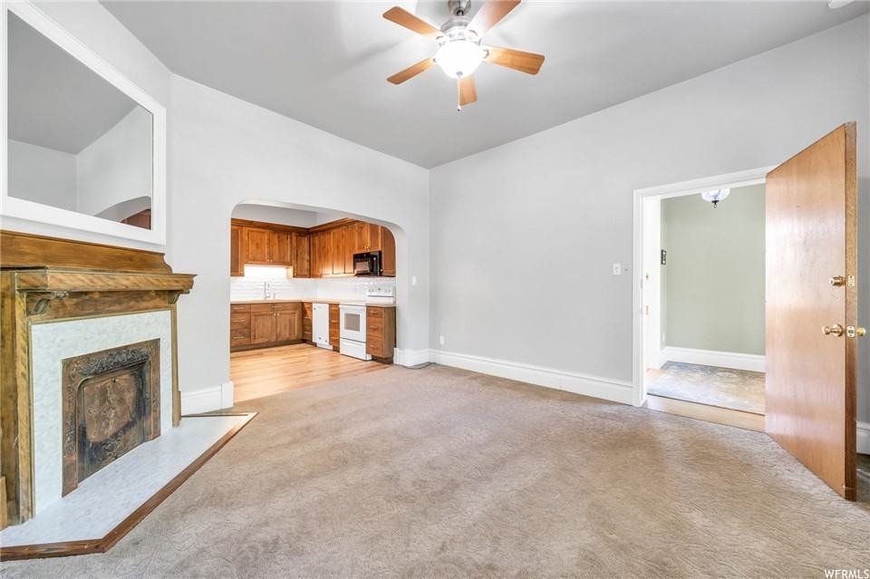 982 S Lincoln St - Photo 4 of 24