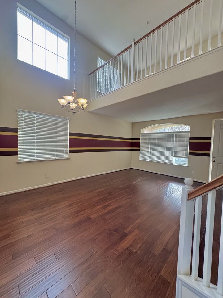 2581 Tampico Dr - Photo 3 of 18