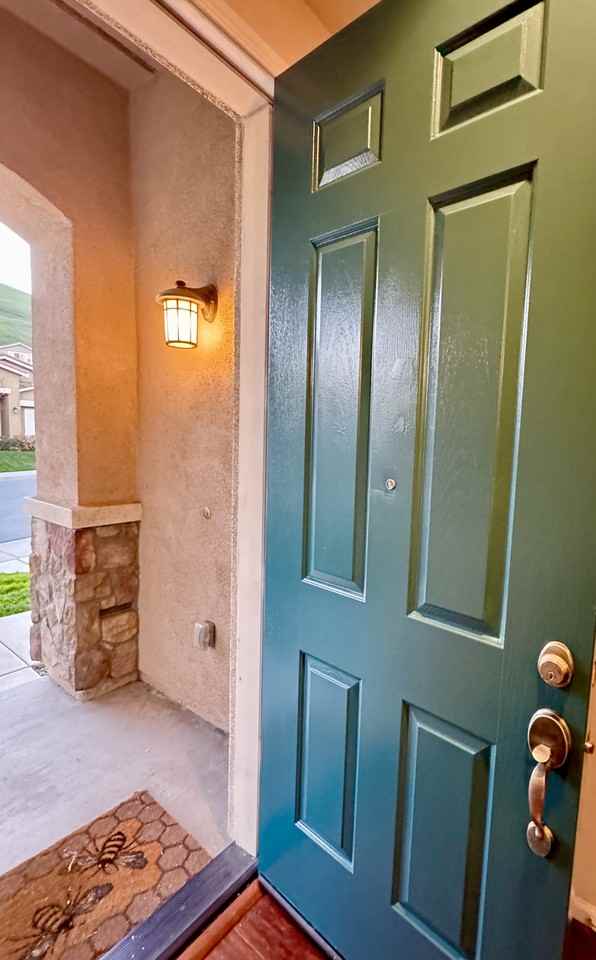 2581 Tampico Dr - Photo 4 of 18