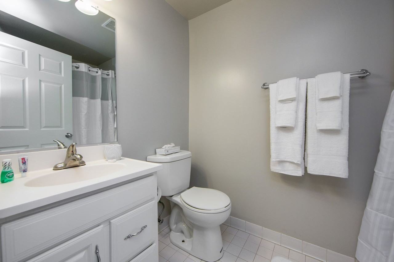 711 W Broad St #205 - Photo 3 of 9