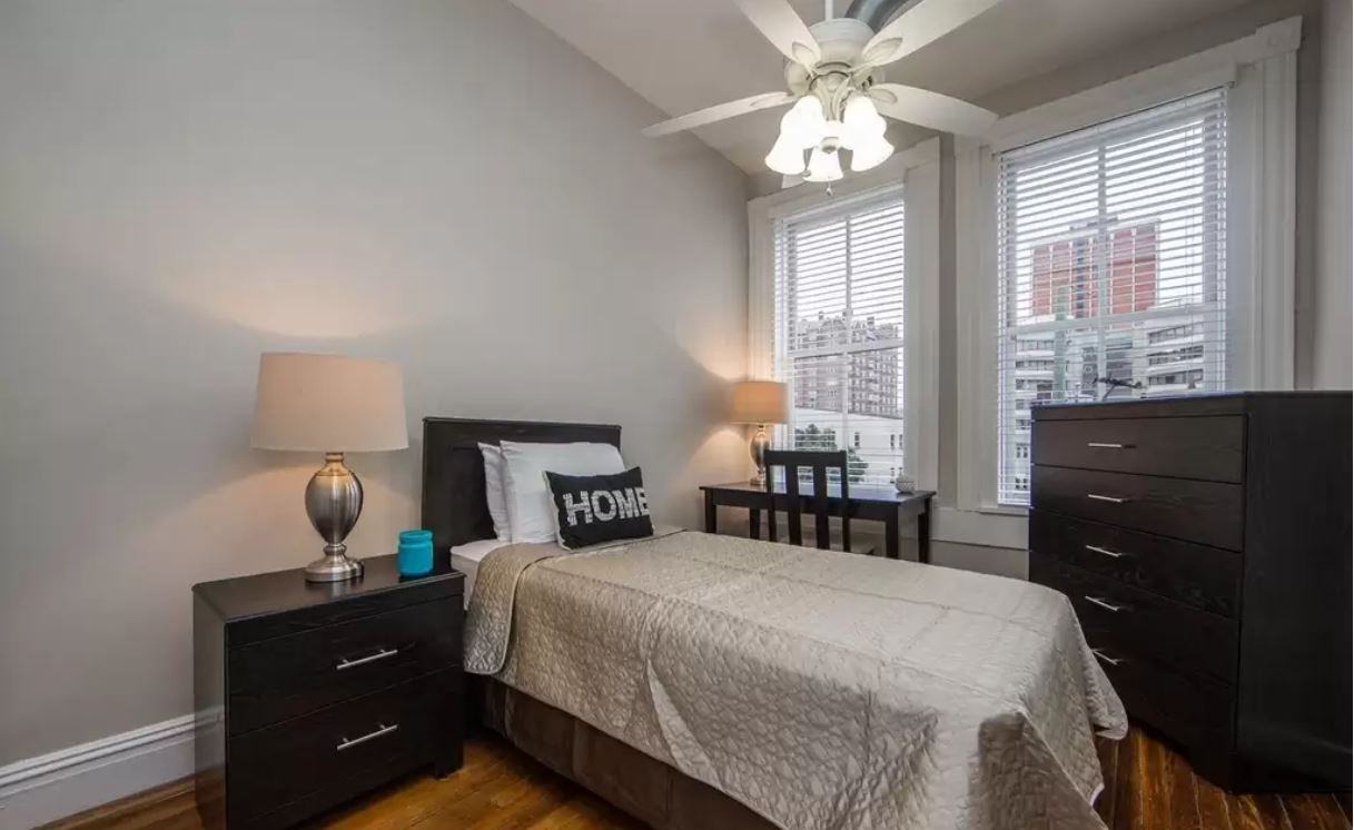 711 W Broad St #205 - Photo 4 of 9