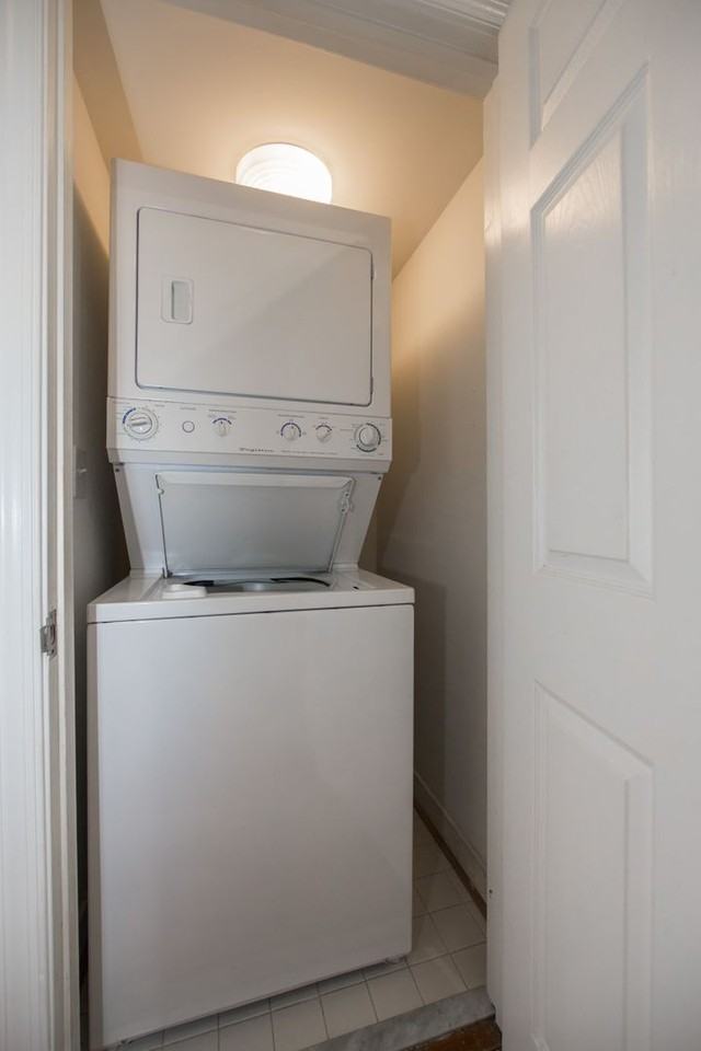 711 W Broad St #205 - Photo 5 of 9