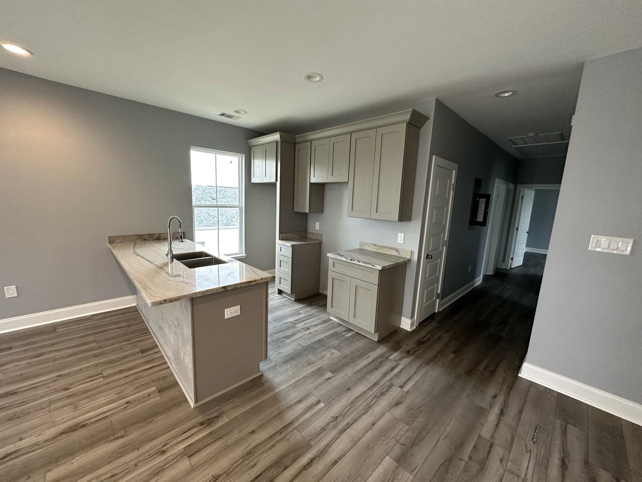 1522 Sere St #A - Photo 2 of 12