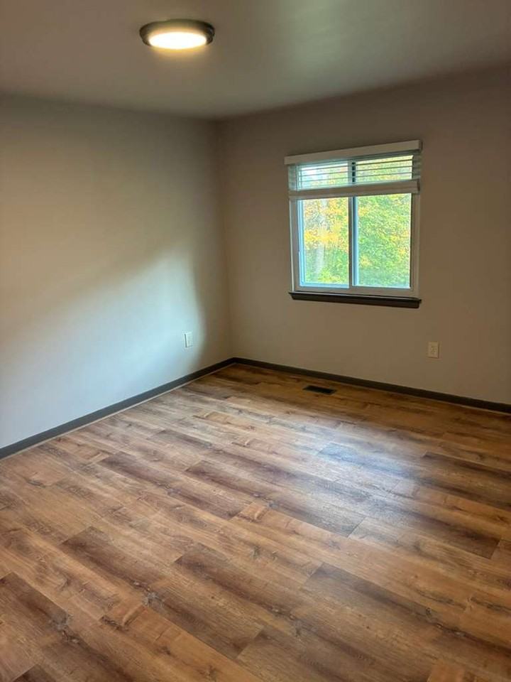 1131 Marcy Ave - Photo 2 of 13