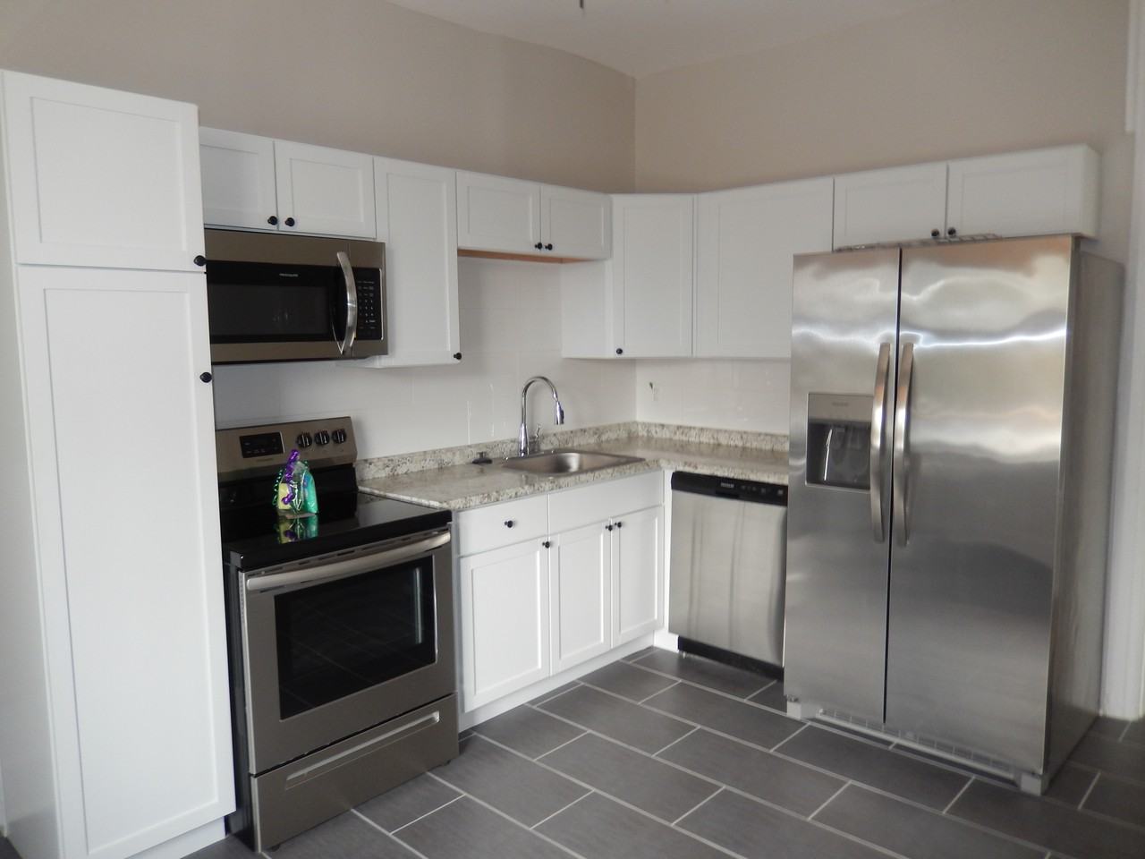 3424 Hartford St #2F - Photo 6 of 12