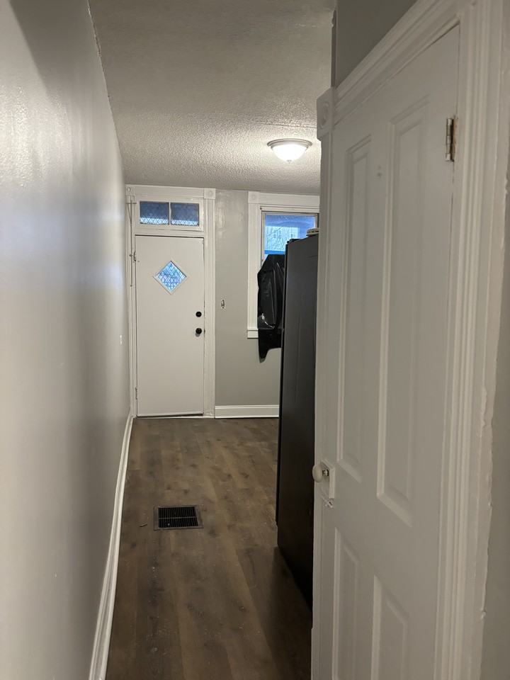 2023 N Fulton Ave - Photo 4 of 14