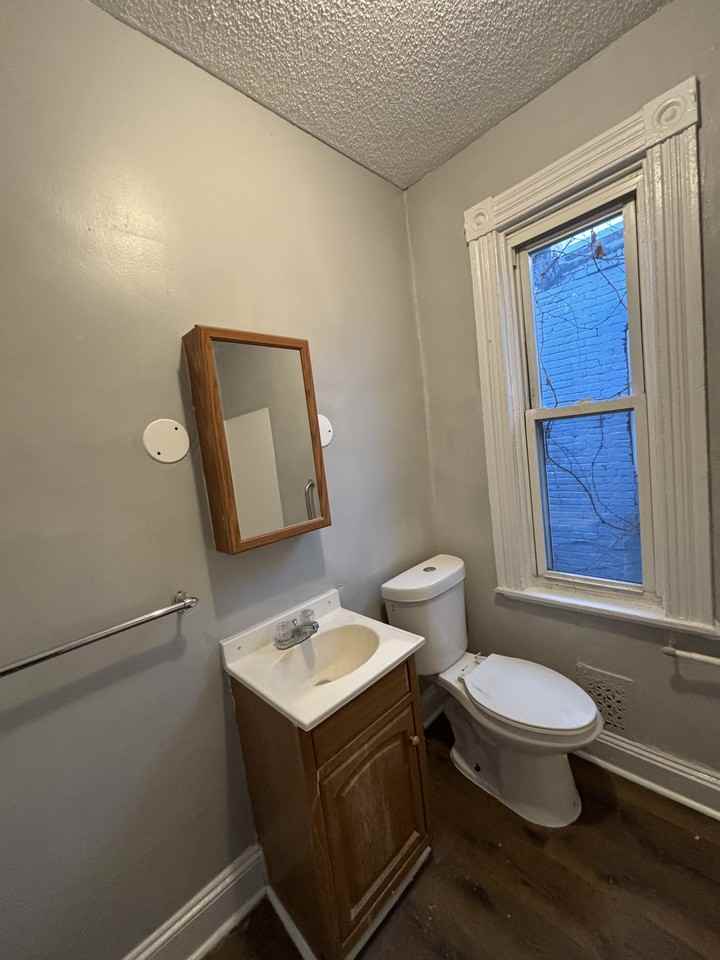 2023 N Fulton Ave - Photo 7 of 14