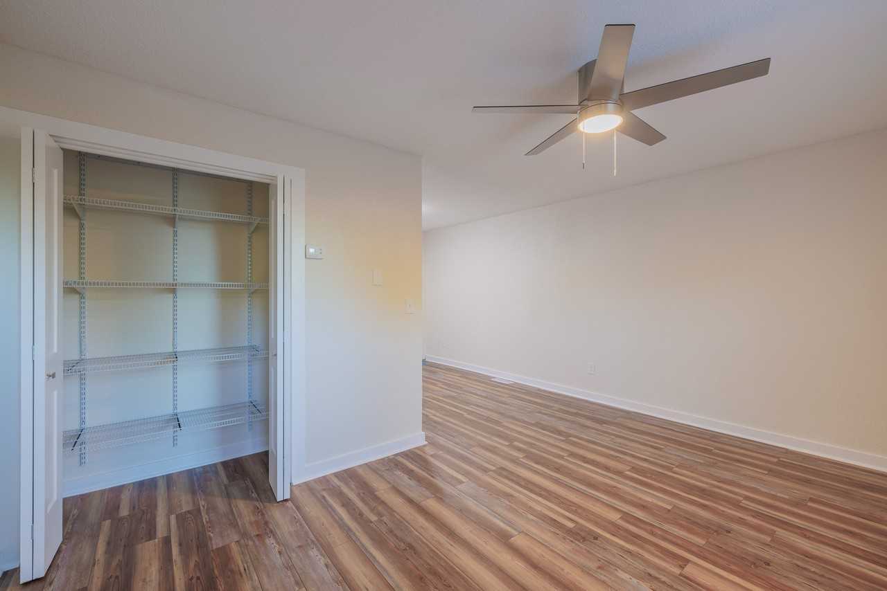 800 Rolling Hills Dr #6 - Photo 3 of 13