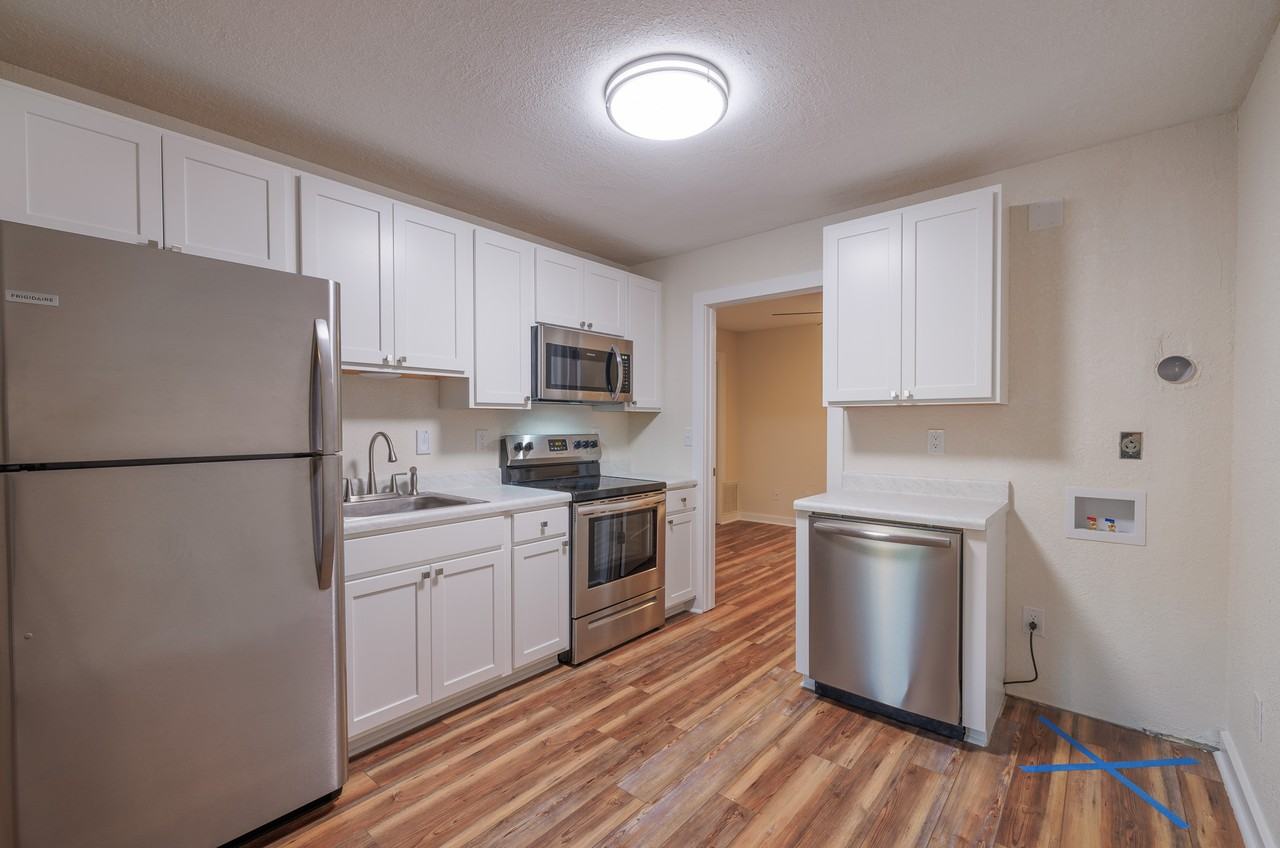 800 Rolling Hills Dr #6 - Photo 5 of 13