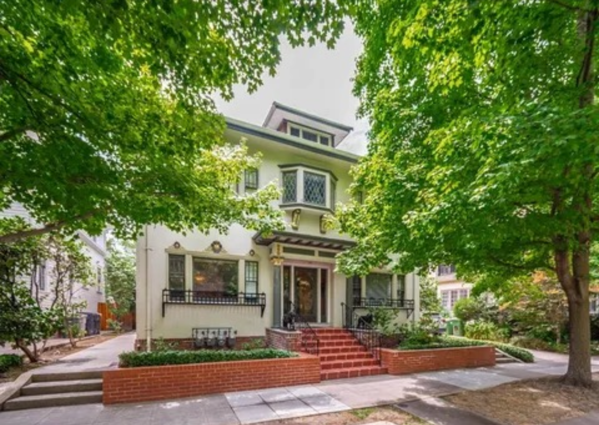 2110 G St #4 - Photo 2 of 22