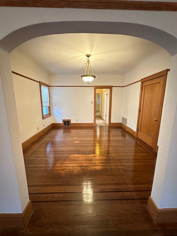 2110 G St #4 - Photo 7 of 22