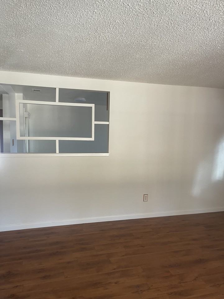 1309 Cardinal St - Photo 2 of 34