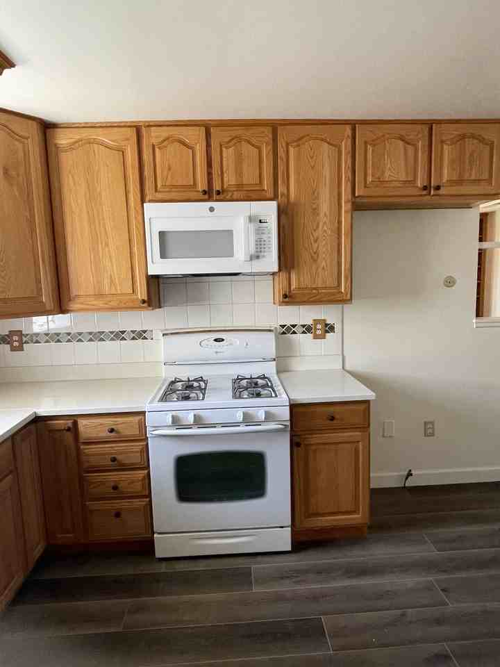 1309 Cardinal St - Photo 3 of 34